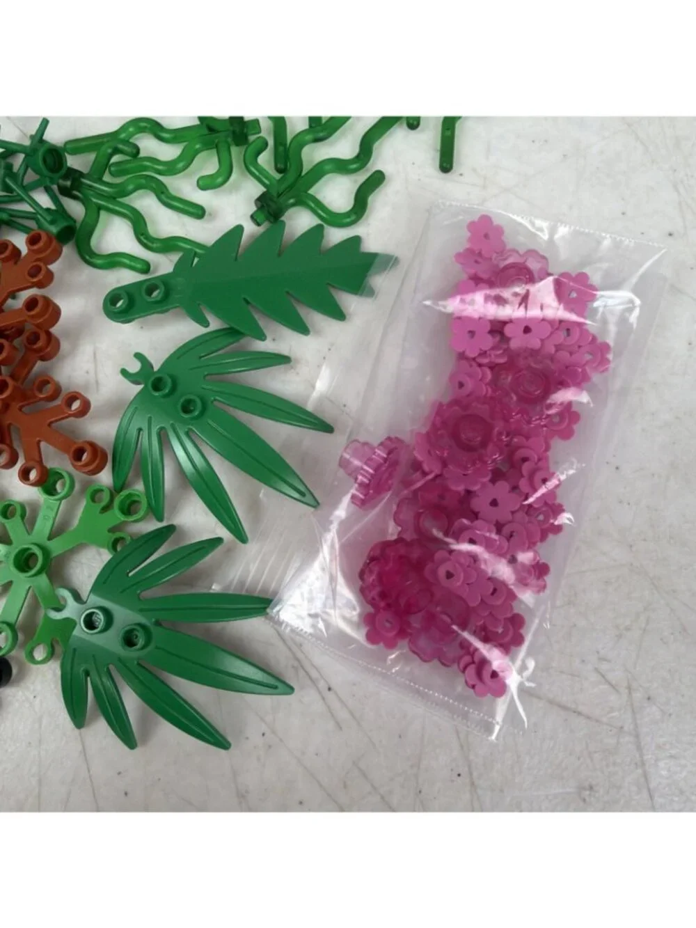 LEGO Green Plan Flower Pieces Bulk Lot Plastic Foliage Palms Assorted